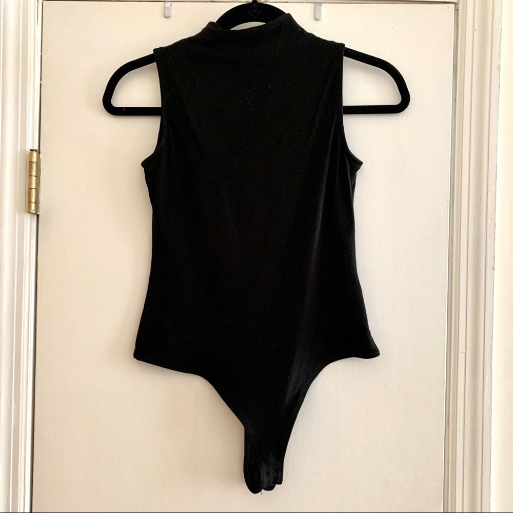 Sleeveless bodysuit
